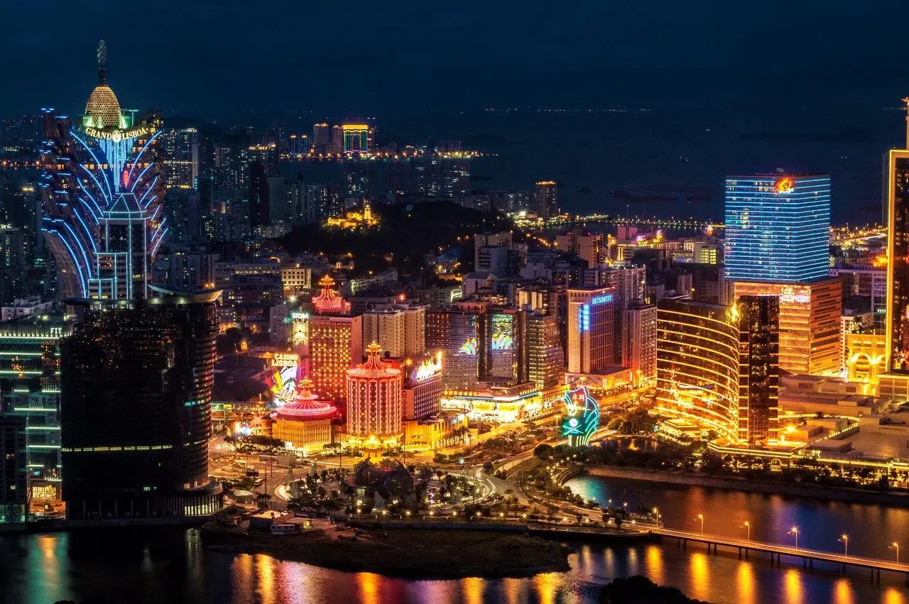 De terra de oportunidades, Macau torna-se para alguns terra de aflição ou mesmo opressão