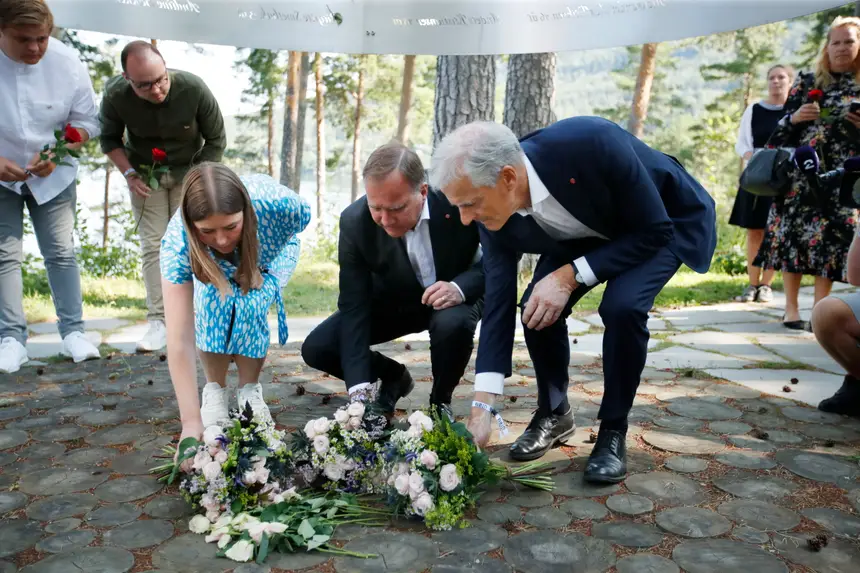 Expresso | Noruega assinala massacre de 2011 com mensagem contra o ódio e a  extrema-direita