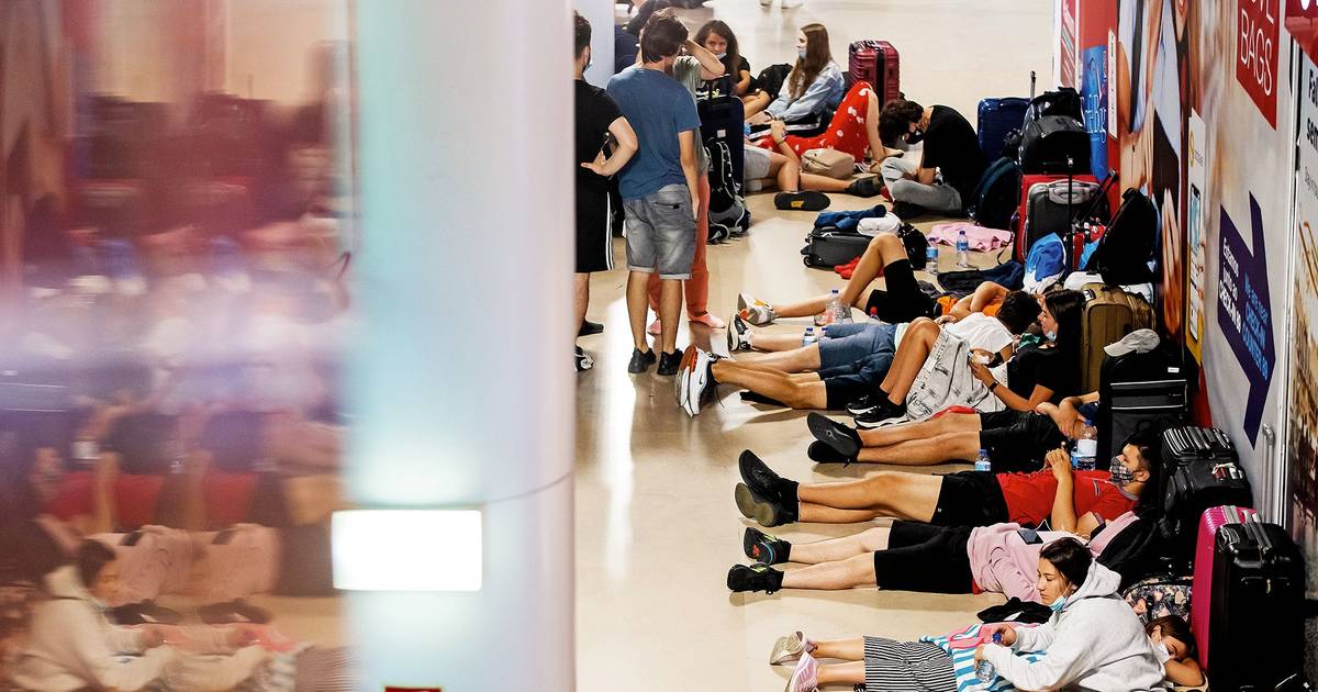 Estados Unidos com mais de 1000 voos cancelados pelo segundo dia consecutivo