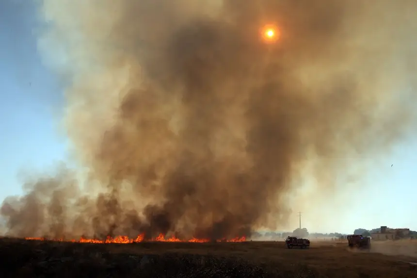 Expresso | Incêndio em Odemira parece "estar a ceder ...