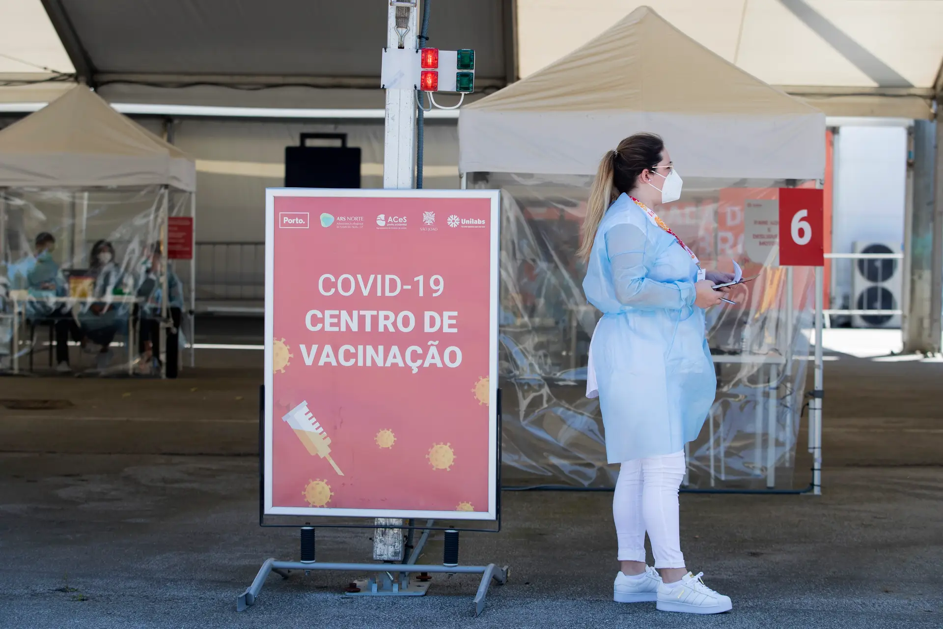 Unilabs coloca-se à disposição das autoridades para reabrir ou encerrar definitivamente centro do Porto onde foram dadas vacinas “nulas”