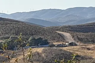 O abrigo situa-se em Santa Maria, numa zona isolada e de montanha