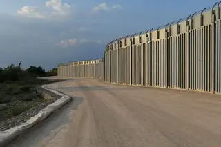 En Alejandrópolis, la aparición de un muro construido por Grecia en la frontera con Turquía