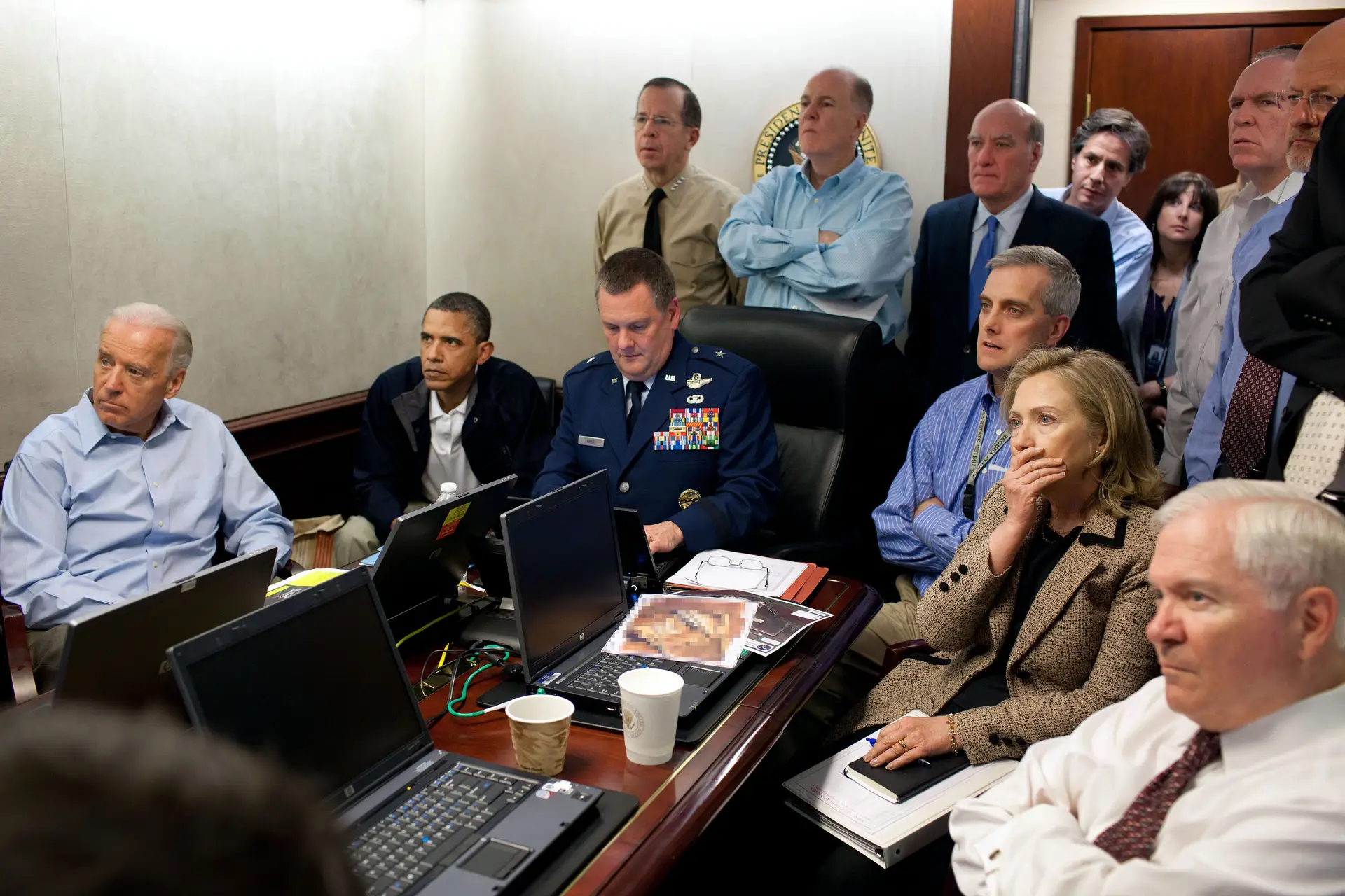 Situation Room: a elite governante dos Estados Unidos assiste ao assalto à casa de Bin Laden em Abbottabad, no Paquistão