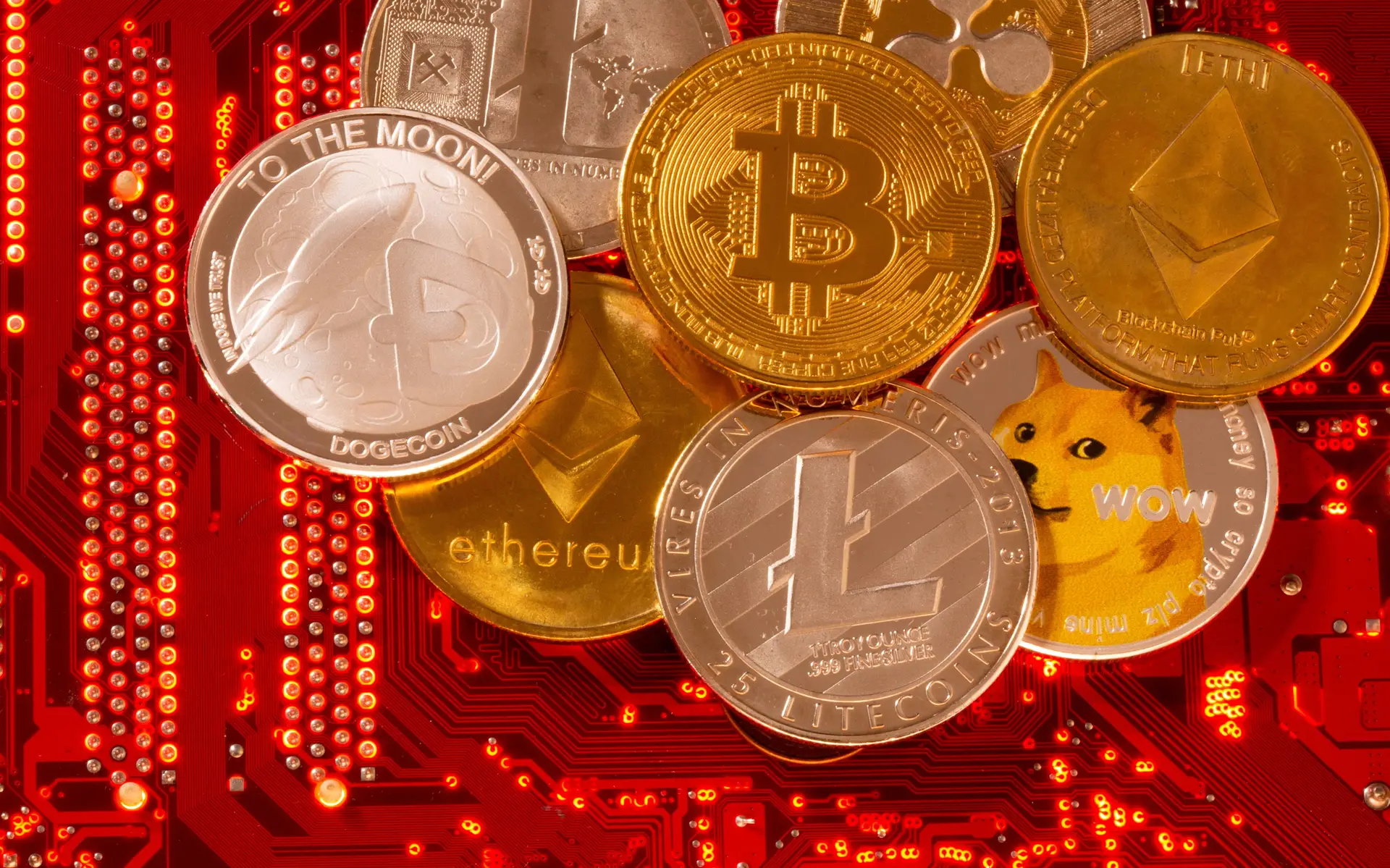 As criptomoedas têm proliferado. Além da conhecida bitcoin, também são faladas as ethereum ou dogecoin.