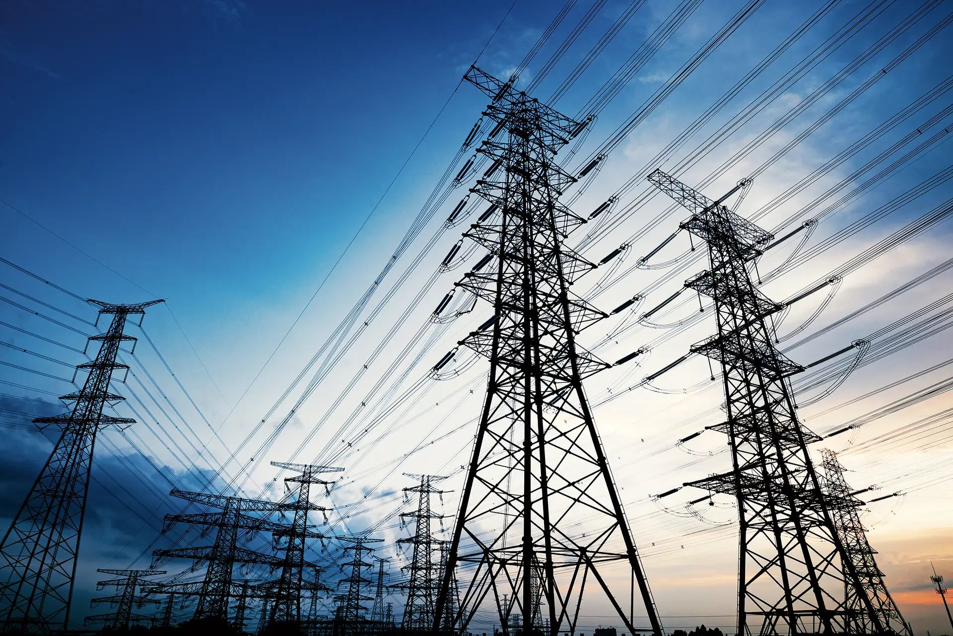 OCDE defende aumento de impostos sobre elétricas para compensar consumidores