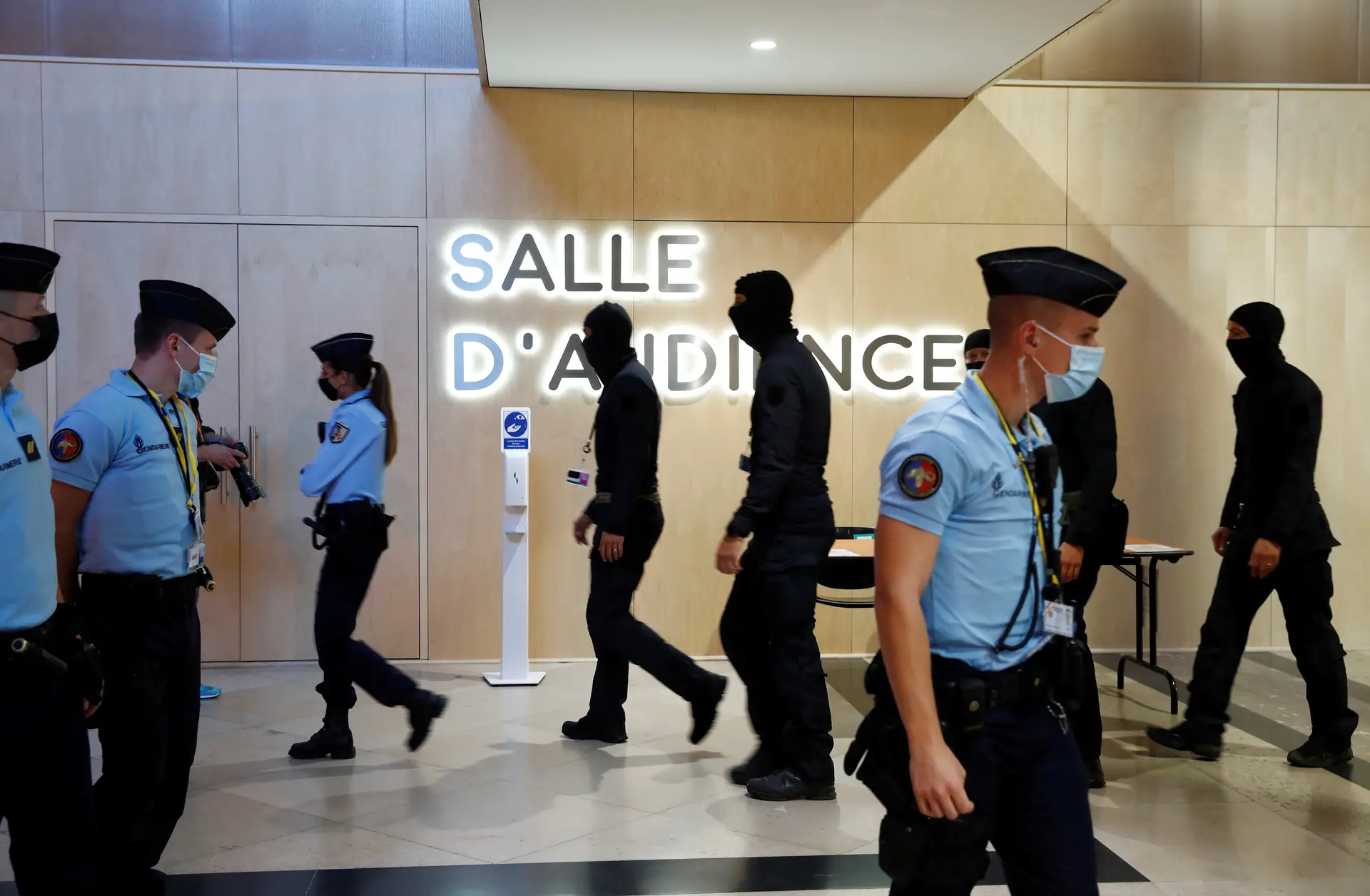 Profissão de fé muçulmana abre declaração de Salah Abdeslam em julgamento dos atentados em Paris