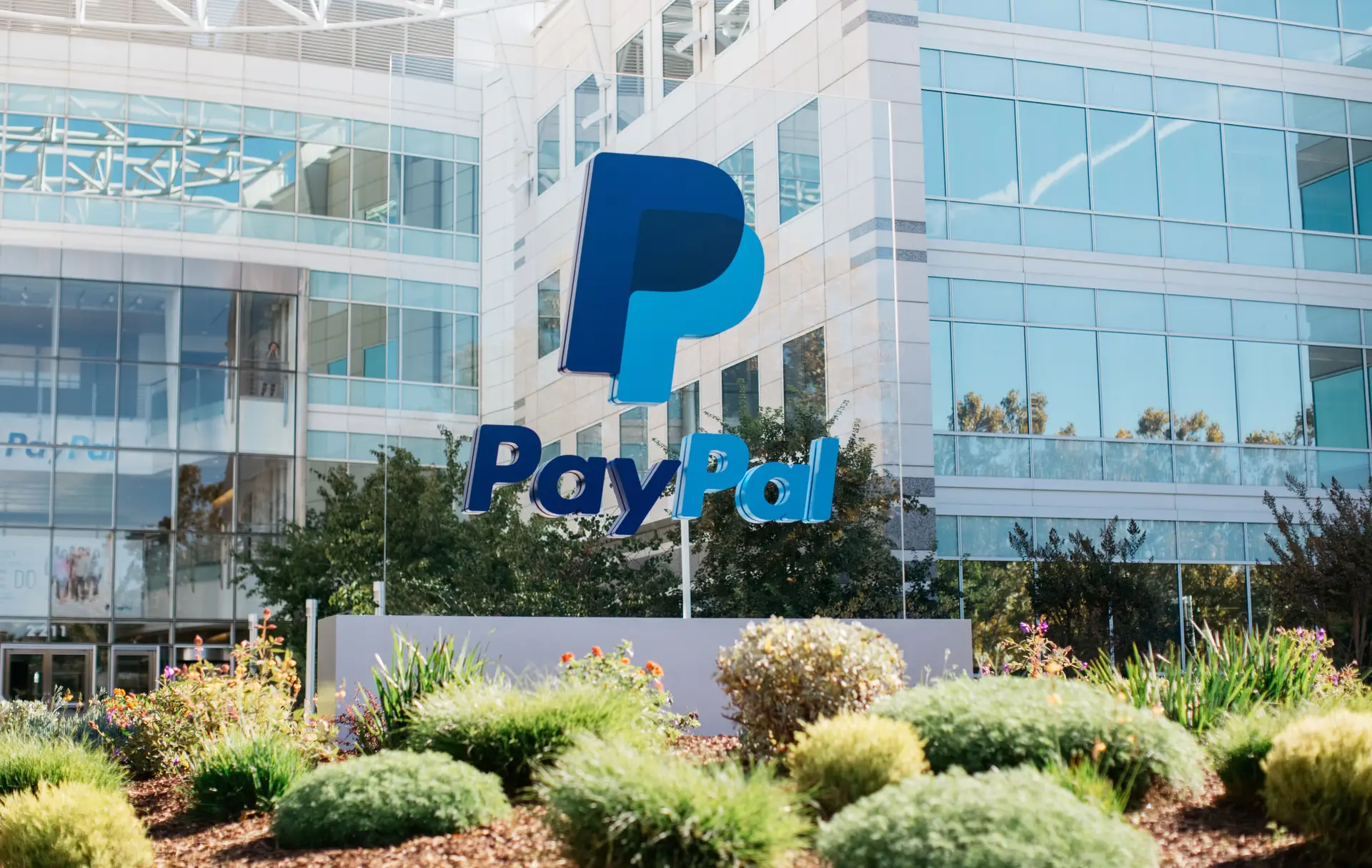 Fundo KKR compra parte do crédito a prestações da PayPal na Europa