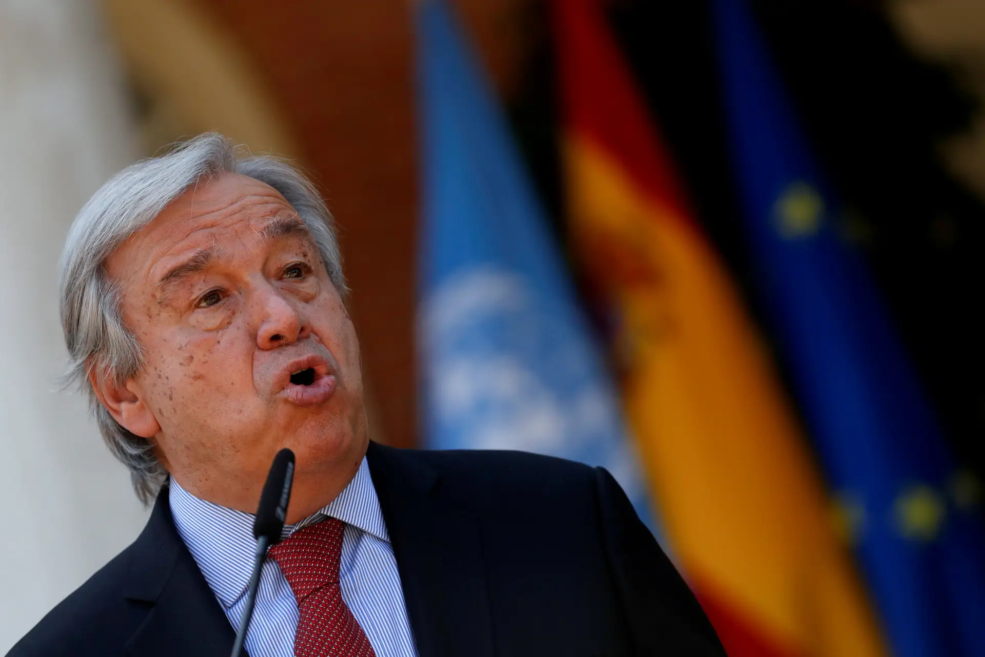 António Guterres pede para as populações "levantarem a voz" por mais medidas para combater alterações climáticas