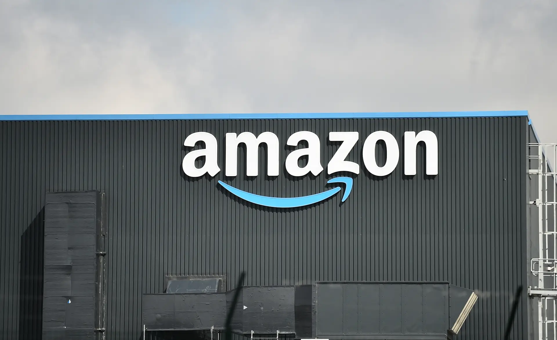 Amazon cria serviço de armazenamento de produtos devido aos problemas na cadeia de abastecimento