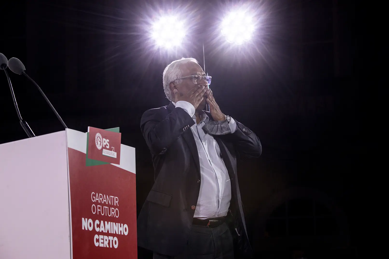 António costa com candidatos do PS à Câmara Múnicipal de Viana do Castelo, em Viana do Castelo. FOTO TM