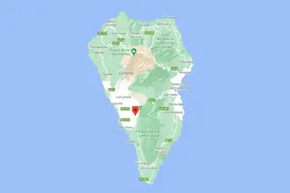 O vulcão Cumbre Vieja localiza-se na zona sul da ilha de La Palma, nas Canárias, no cimo da Montanha Rajada.