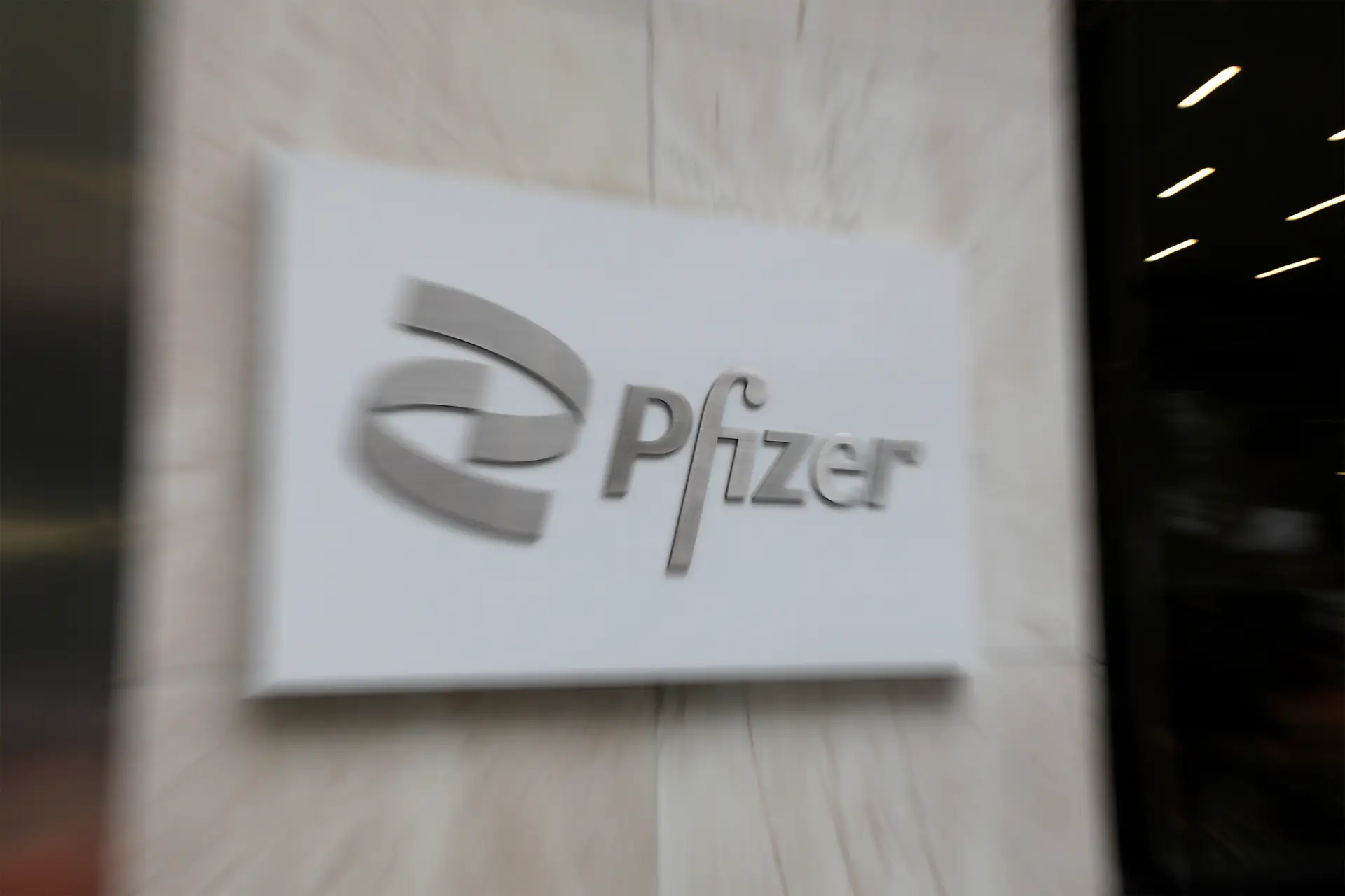 Pfizer retira do mercado fármaco usado no tratamento do tabagismo por conter composto cancerígeno