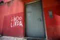 Um bairro sequestrado por uma porta