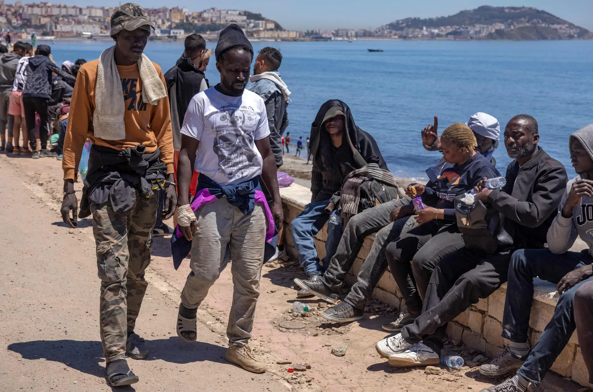 Migrantes subsaarianos tentam saltar de Marrocos para o enclave espanhol de Melilla