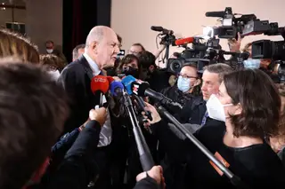 O presidente da Comissão independente que investigou os abusos sexuais, Jean-Marc Sauve, durante o anúncio das conclusões