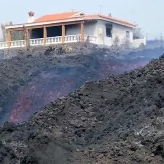 Flanco norte do vulcão Cumbre Vieja desaba — veja as fotos e os vídeos