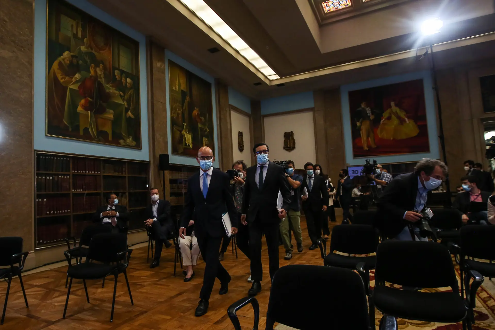 Ganha entre 3.600 e 6.500 euros por mês? É neste intervalo que o IRS mais desce (mas pouco)