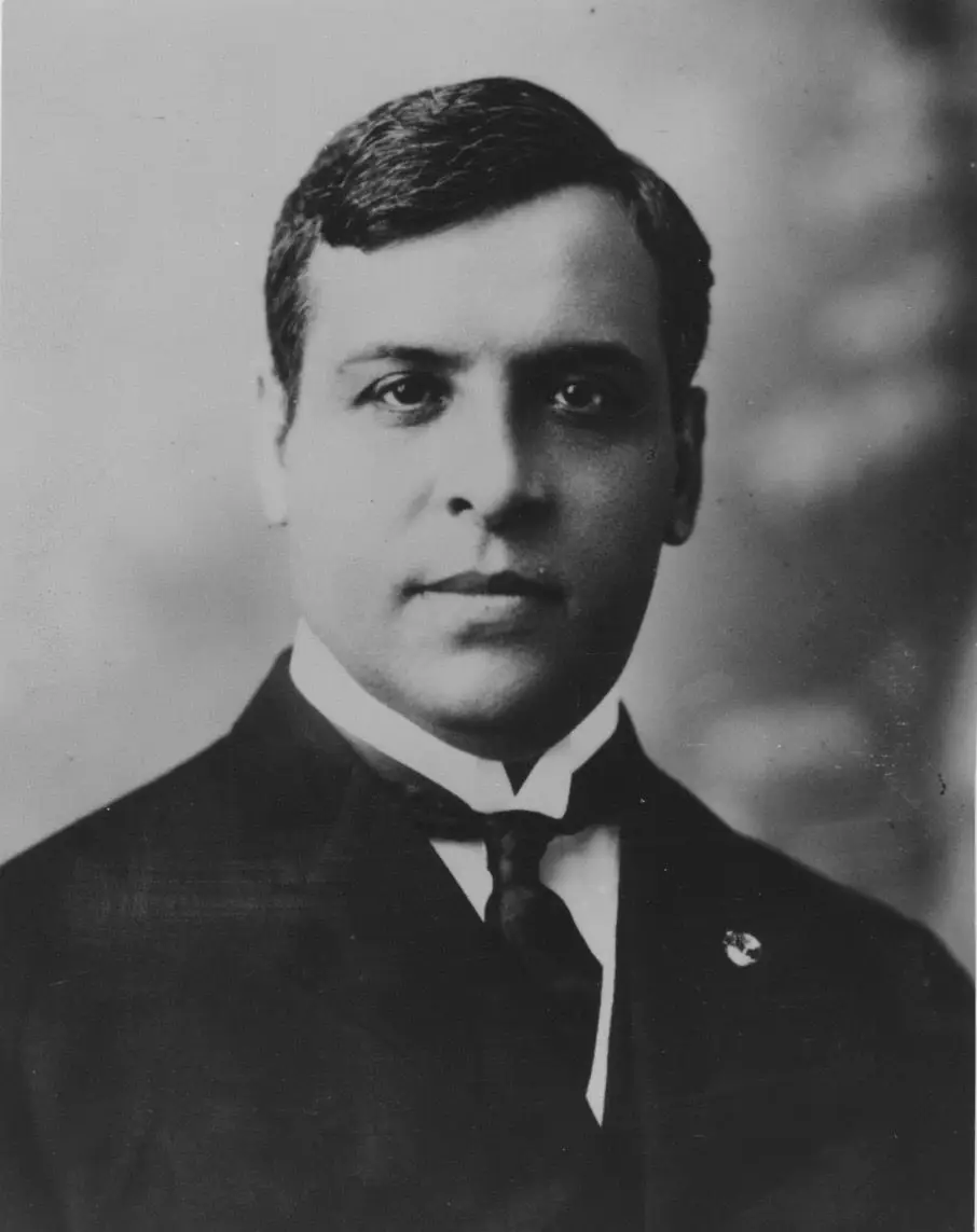 Aristides Sousa Mendes emitiu vistos que permitiram a passagem por Portugal de mais de dez mil refugiados