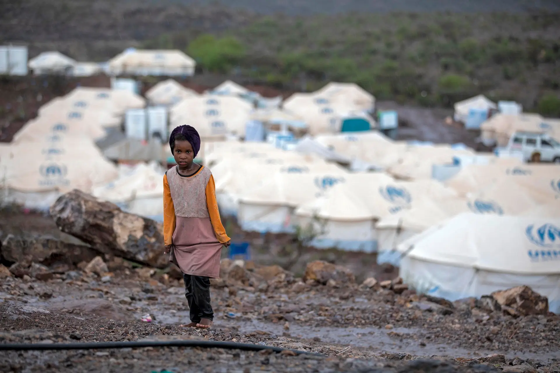 Guerra no Iémen leva a que crianças passem fome e vivam sem condições