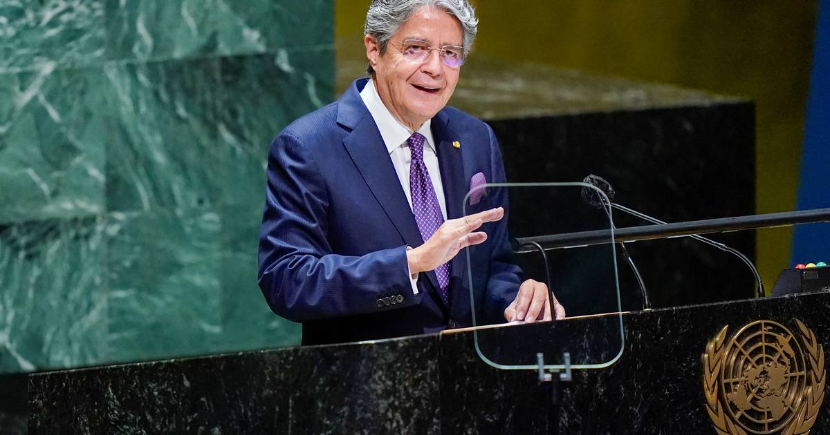 Presidente do Equador dissolve parlamento