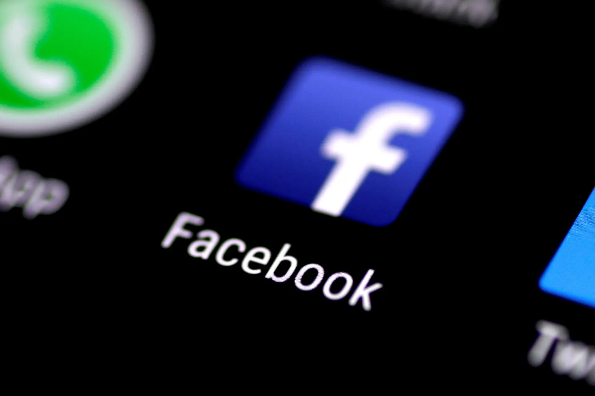 Descodificador. Facebook: será que é só o nome que muda?