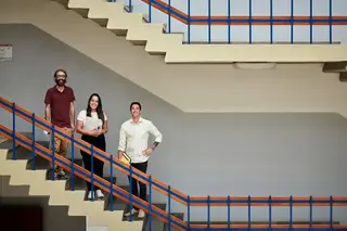 Da esquerda para a direita: Hugo Bastos, psiquiatra, Catarina Joaquim, terapeuta ocupacional, e Ricardo Correia, enfermeiro de saúde mental