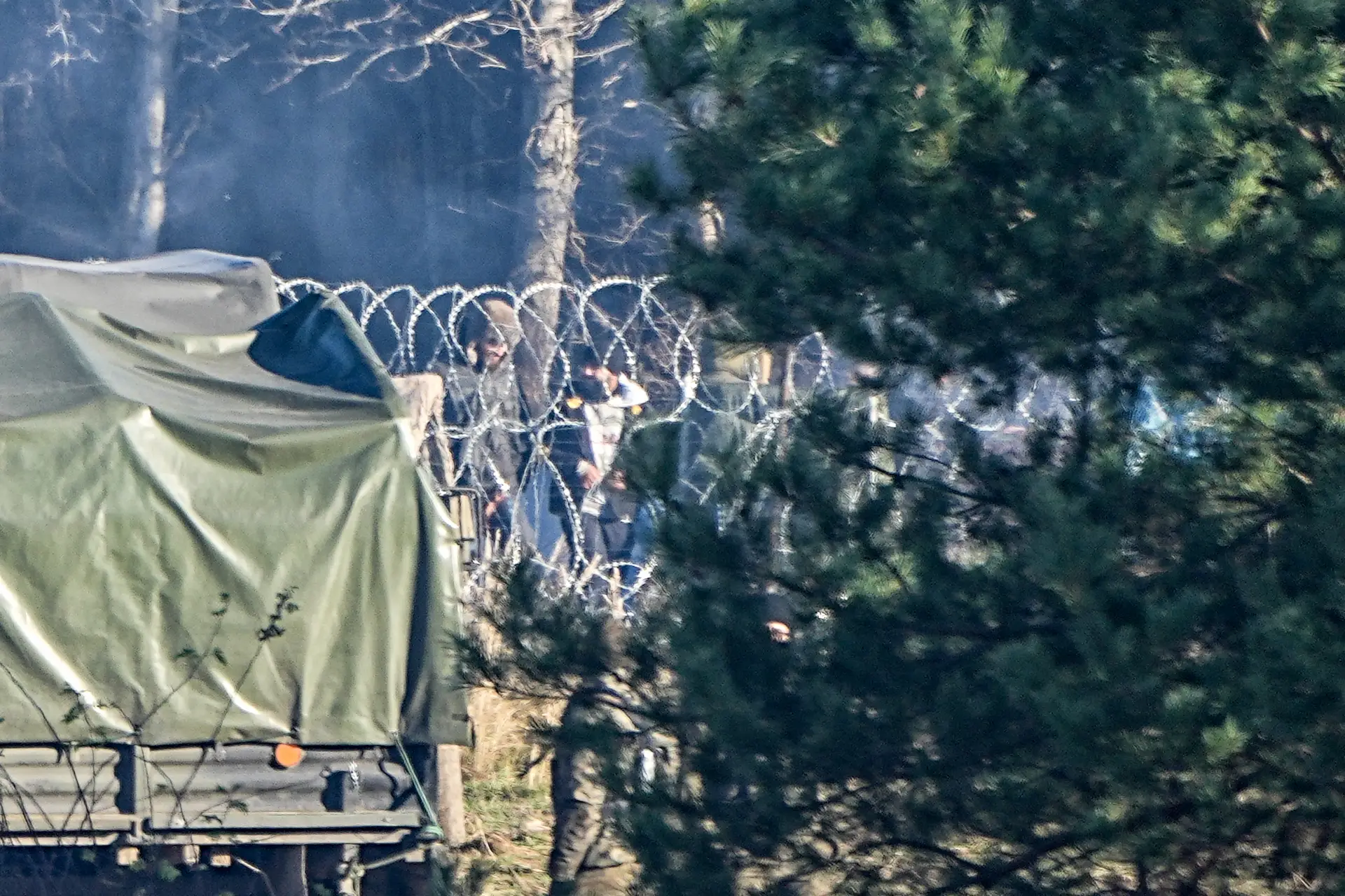 Refugiados na fronteira entre a Bielorrússia e a Polónia