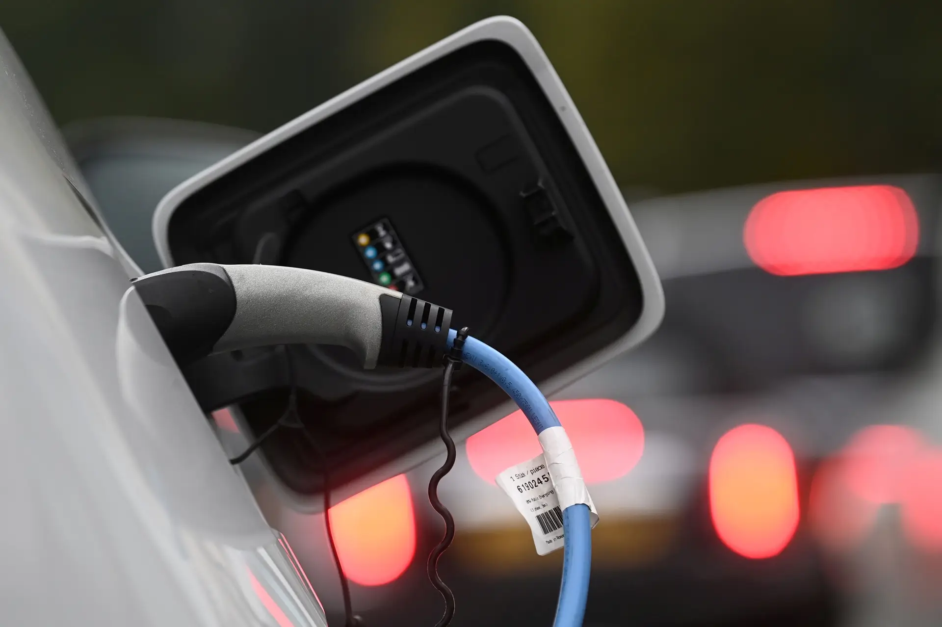 Condomínios vão ter apoio para a instalação de carregadores para carros elétricos