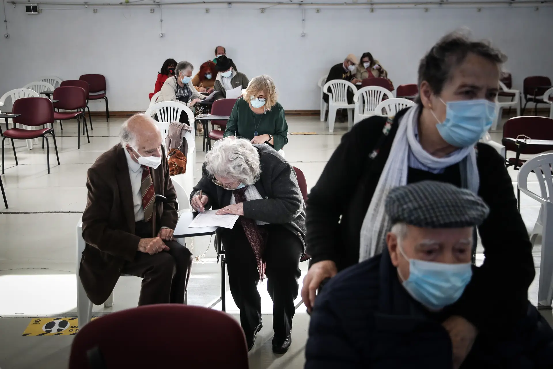 Covid-19. Internamentos em cuidados intensivos subiram para 40% do valor crítico