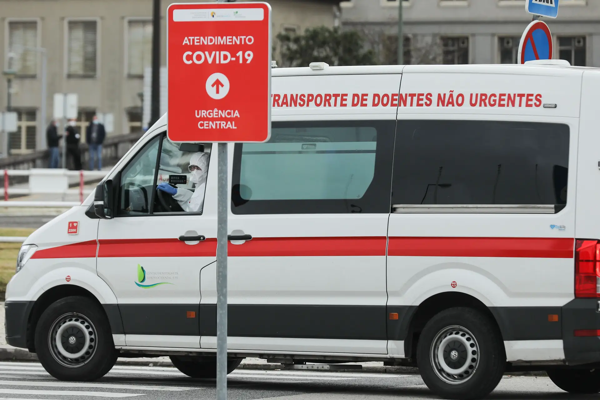 Covid-19: instituto norte-americano prevê mais de 4500 mortes durante o inverno