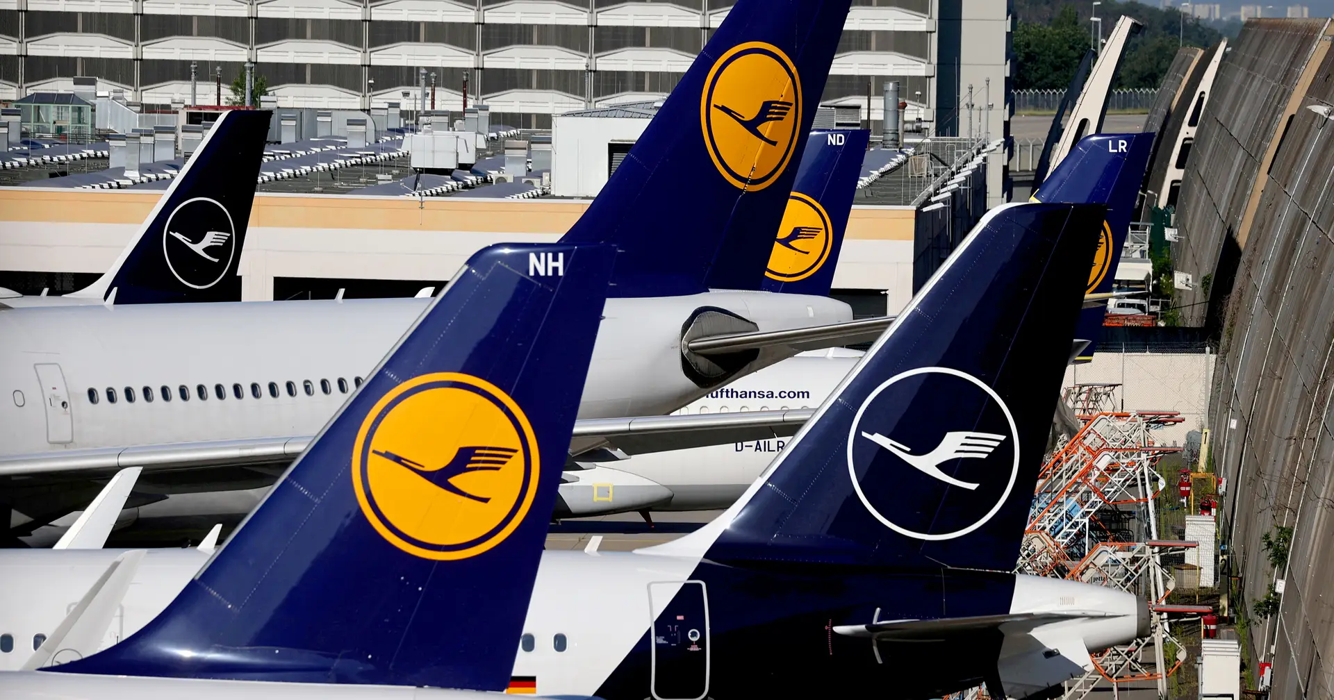 Lufthansa streicht wegen Personalmangels 2.200 zusätzliche Flüge in Frankfurt und München
