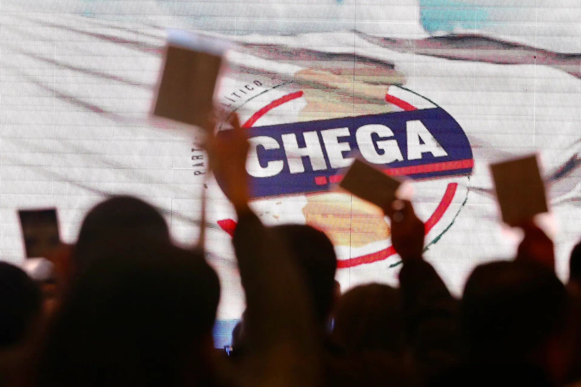 Vereadores do Chega deixam passar orçamentos socialistas