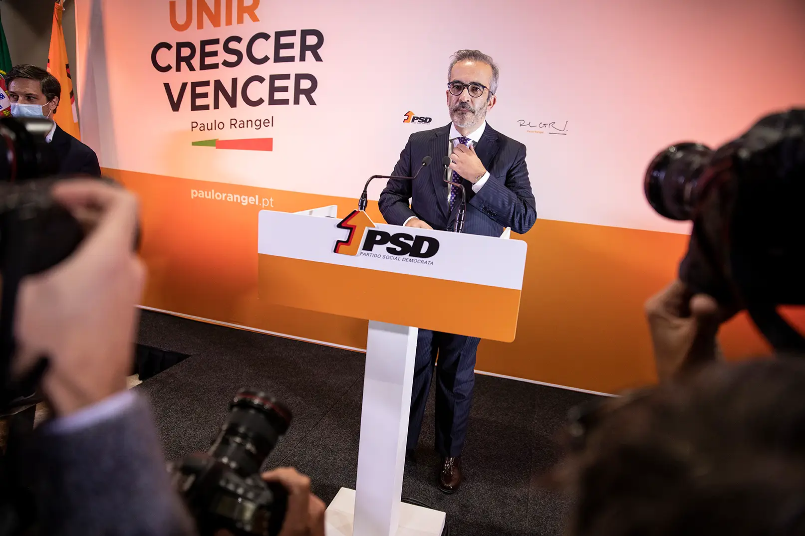 “Como é que isto aconteceu?” A noite em que Rangel e o aparelho do PSD caíram
