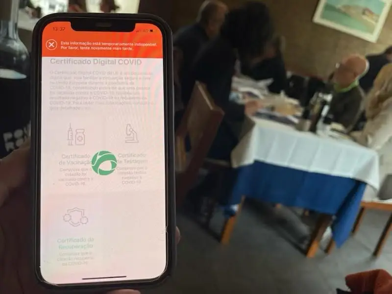 Está num restaurante e não consegue abrir o Certificado Digital Covid? A aplicação nos telemóveis está instável