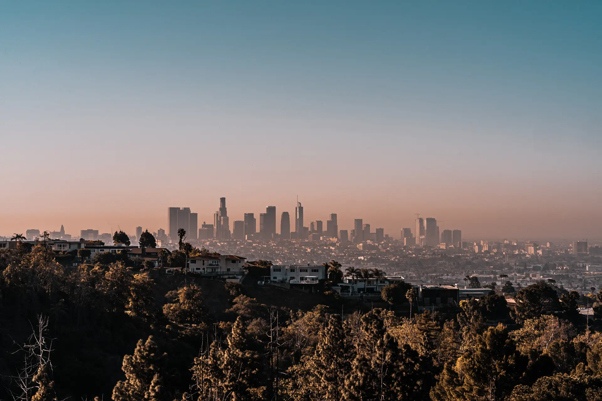 Riot Games tem a sua sede em Los Angeles.