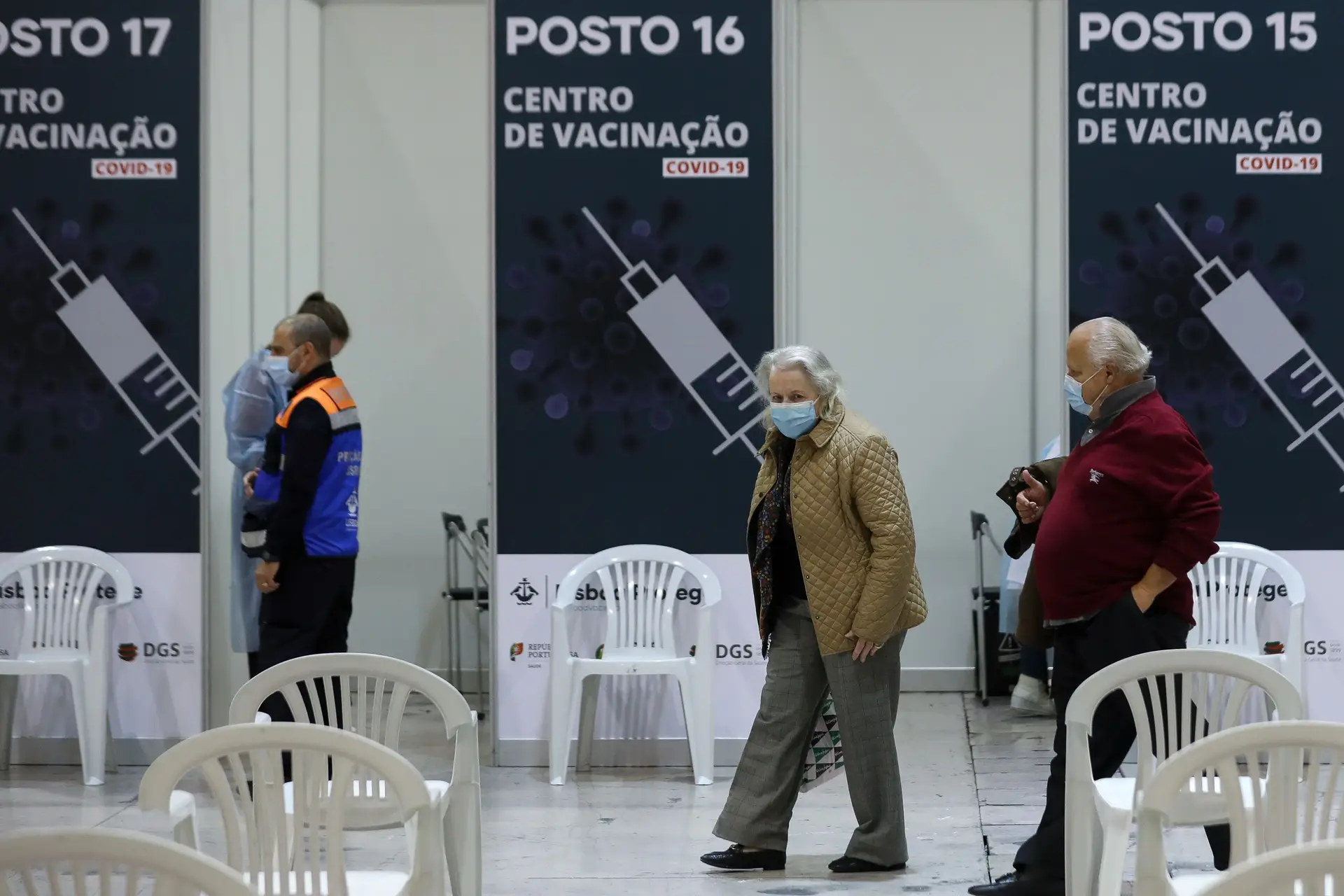 Centros de vacinação fecham cinco dias no Natal e Ano Novo