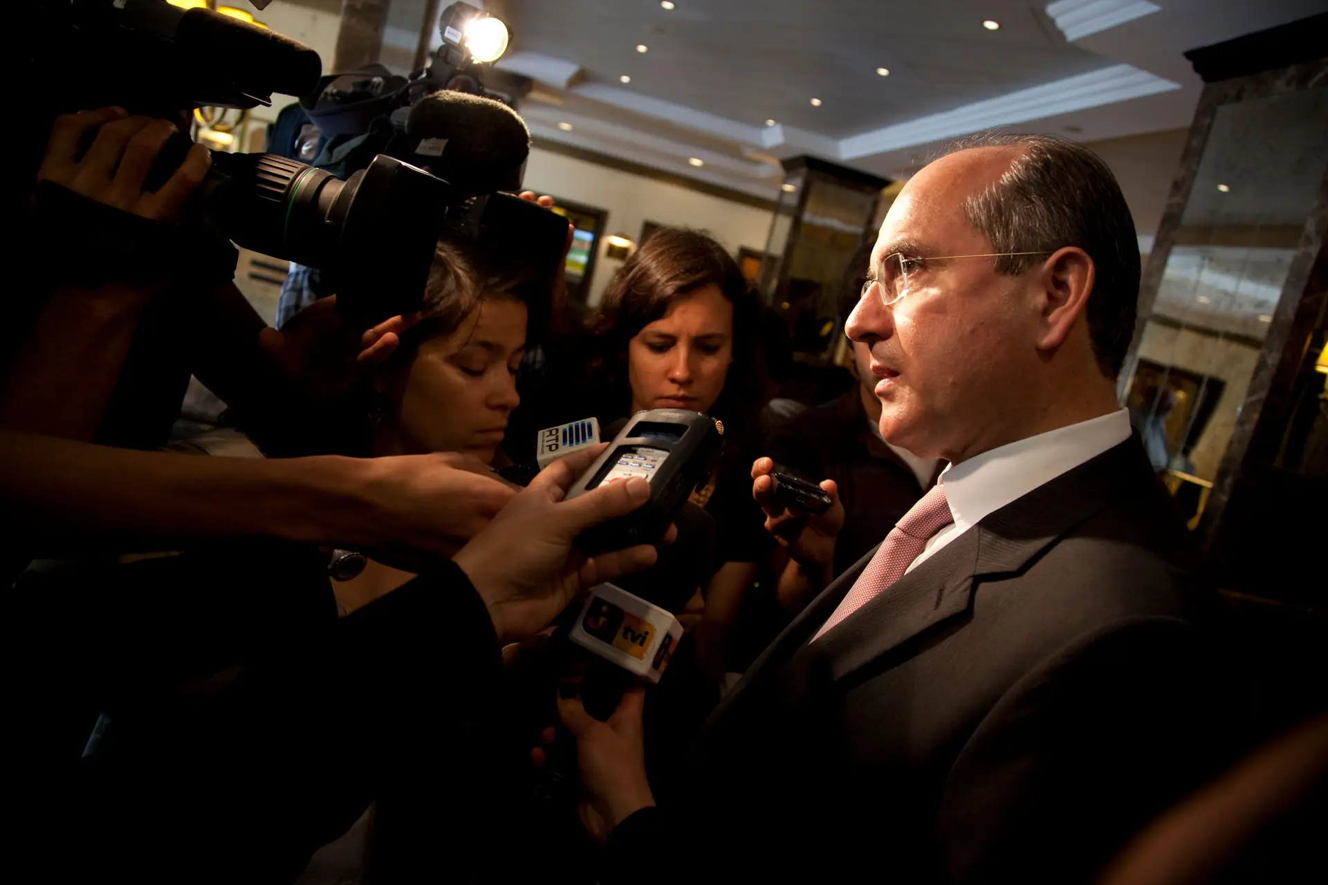 “Rendeiro falsificou registo criminal ou subornou autoridades”, diz conselheiro da comunidade portuguesa