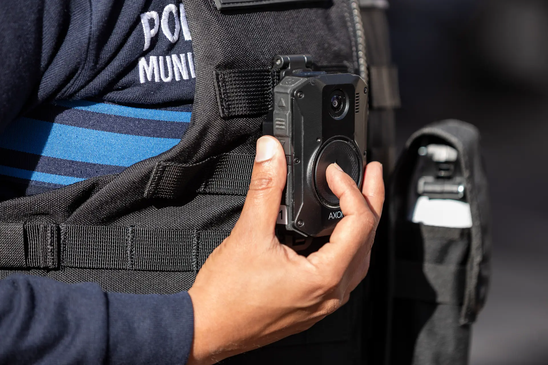 Os polícias portugueses vão começar a poder filmar. E agora? “Deixam de existir duas versões da mesma história”, dizem em Madrid