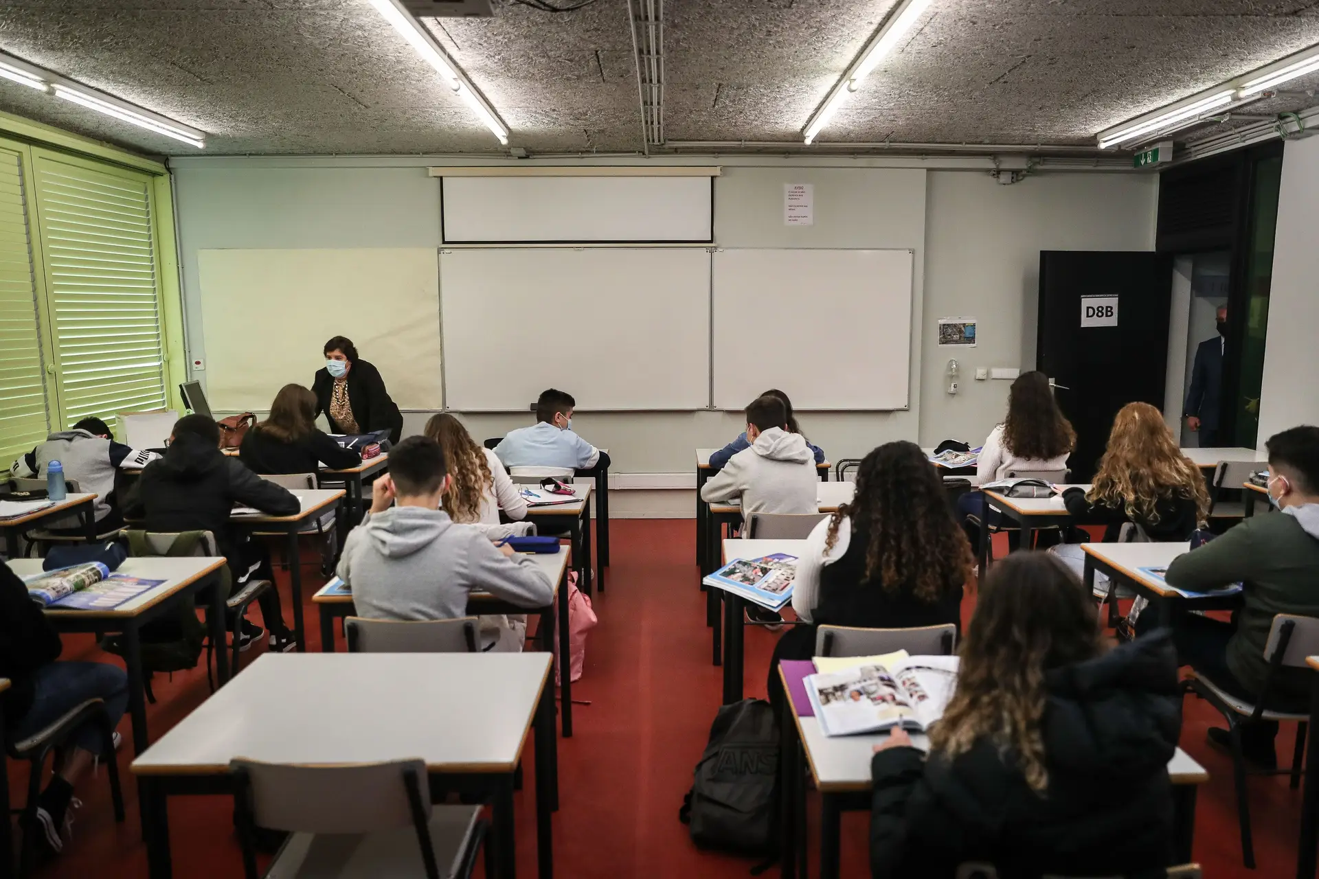 Recuperação das aprendizagens: ministro justifica fim do reforço de professores por “só” ter sido pedido por 60% das escolas