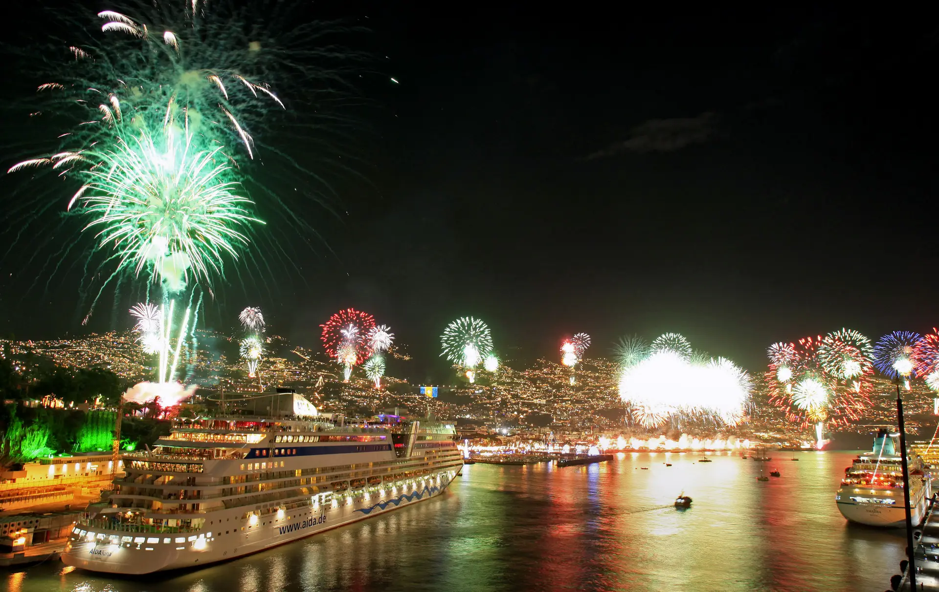 Funchal celebra passagem de ano com oito minutos de fogo-de-artifício