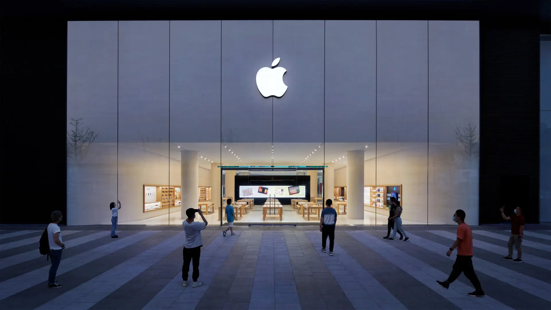 Apple quer lançar novo iPhone no início de setembro