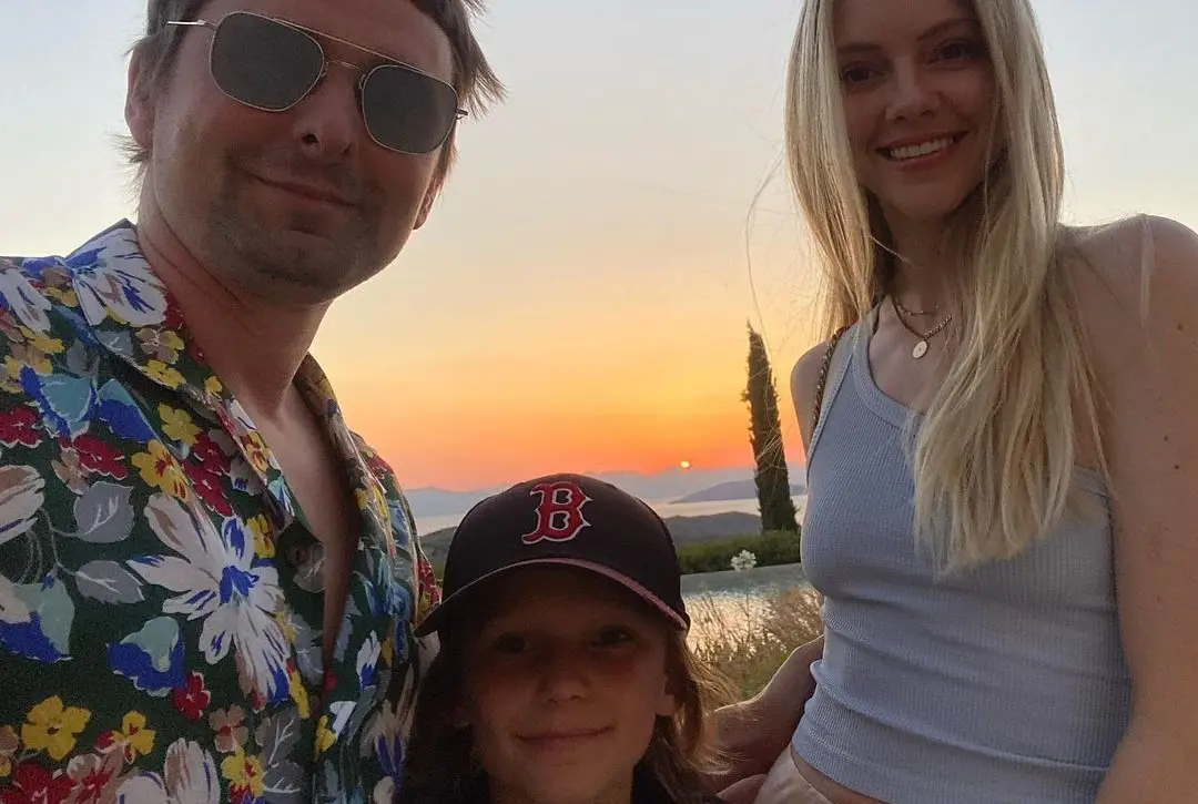 Matt Bellamy dos Muse embaraça os filhos ao dançar ‘à pai’ em concerto dos Twenty One Pilots