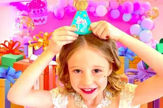 Nastya tem sete anos e subiu ao sexto lugar do <em>ranking </em>da Forbes para os <em>youtubers </em>que mais dinheiro ganharam em 2021