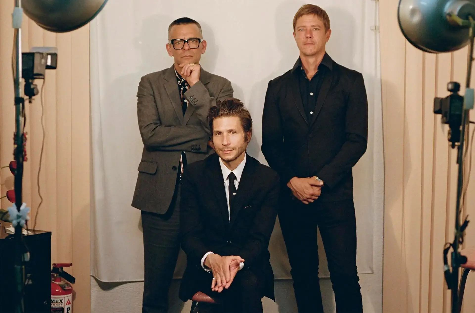 Interpol: Paul Banks à direita