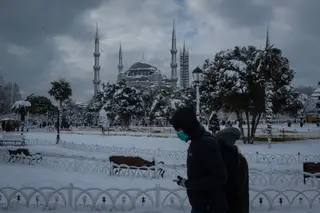 TURQUIA. À volta da Mesquita Azul, em Istambul, a ‘alcatifa’ é fofa, mas muito fria FOTO: Chris McGrath / Getty Images