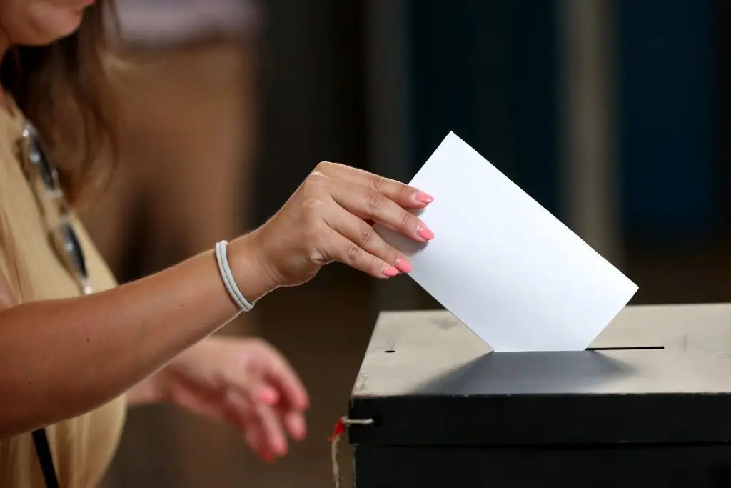 Estudo pós-eleitoral Expresso-SIC: nunca tantos portugueses decidiram o voto no dia da eleição