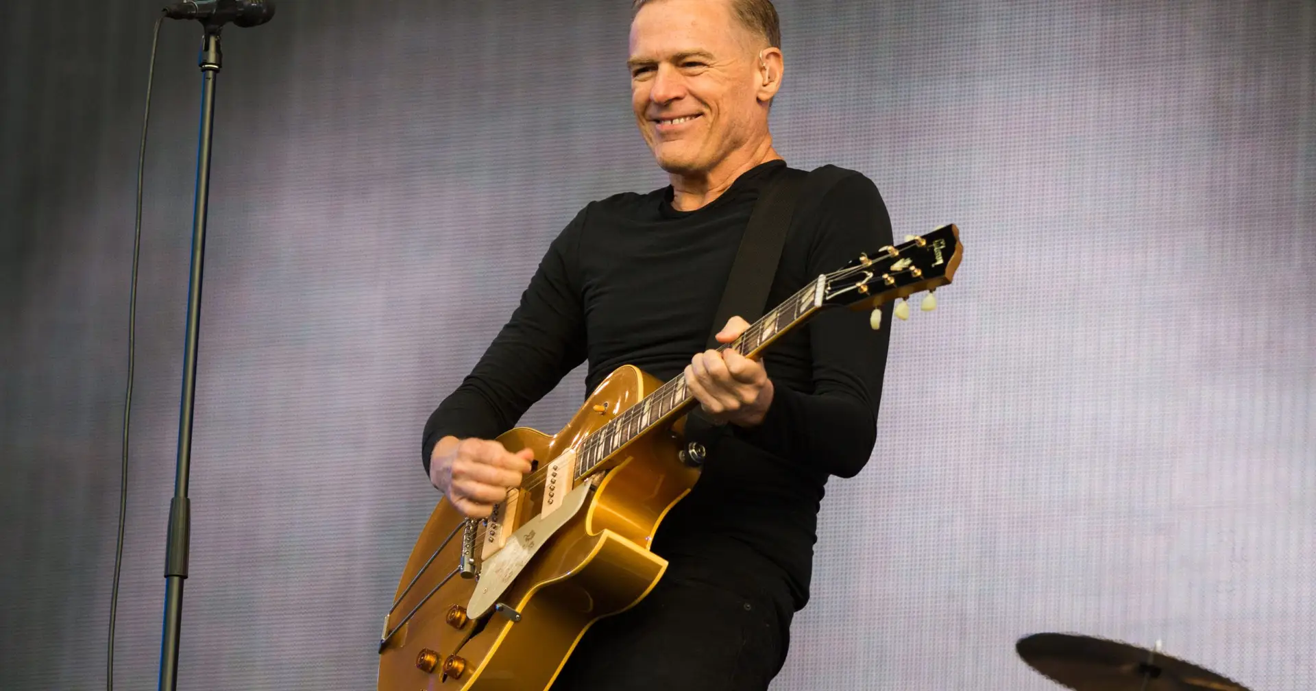 Expresso | Bryan Adams atua hoje em Lisboa depois de esgotar Gondomar ...