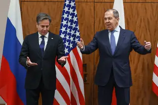 Anthony Blinken (esq), Secretário de Estado dos Estados Unidos, e Sergei Lavrov, ministro dos Negócios Estrangeiros da Rússia, em Genebra, para discutir a situação na Ucrânia FOTO: Getty Images