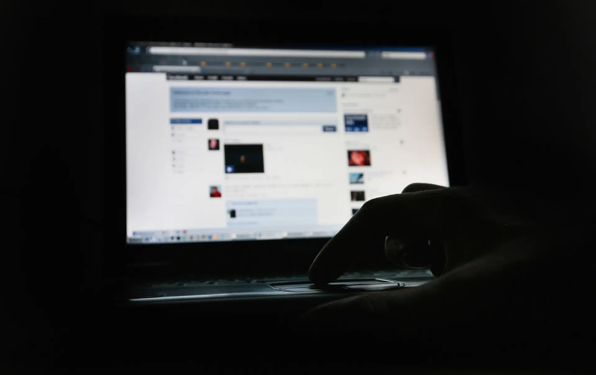 Digital News Report: TikTok ganha terreno nos jovens e há uma perda de influência do Facebook